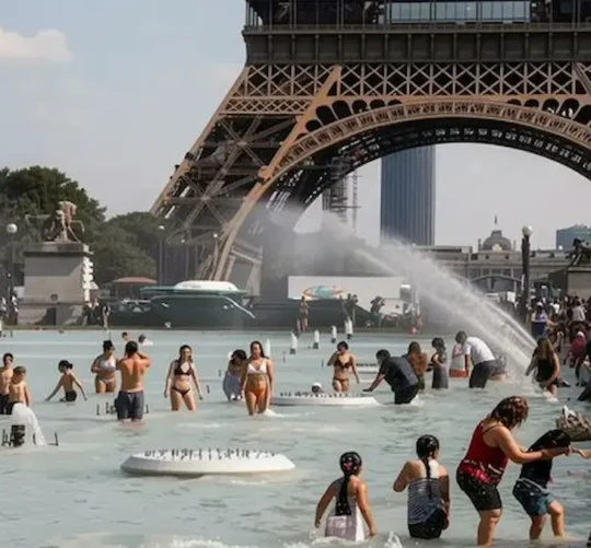 Météo France anticipa que las temperaturas máximas llegarán a 44 grados en Burdeos, 43 en Rennes, 41 en Toulouse o Limoges, 40 en Lyon o Ruán y 38 en París.