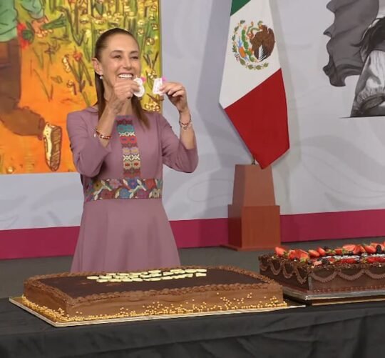 señaló que la economía mexicana tomó fuerza en abril y que creció por arriba de lo previsto, lo que, dijo, borra la debilidad del primer trimestre del año.
