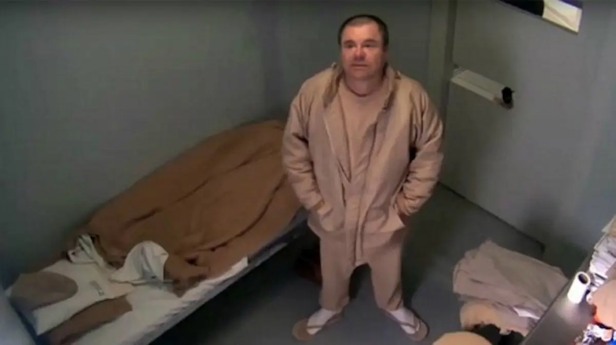 'El Chapo' Guzmán fue condenado en 2019 a cadena perpetua más 30 años adicionales de prisión y la confiscación de 12 mil 666 millones 191 mil 704 dólares por delitos relacionados con el tráfico de drogas en Estados Unidos.