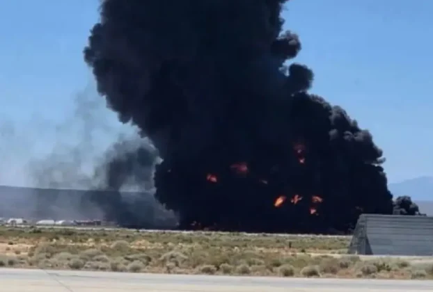 La aeronave militar siniestrada corresponde al B-52 Stratofortress, un bombardero de largo alcance fabricado por la compañía estadounidense Boeing.