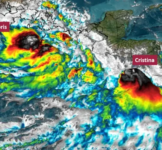 Las bandas nubosas de 'Boris' mantendrán lluvias muy fuertes, rachas de viento y oleaje elevado en entidades del Pacífico mexicano.