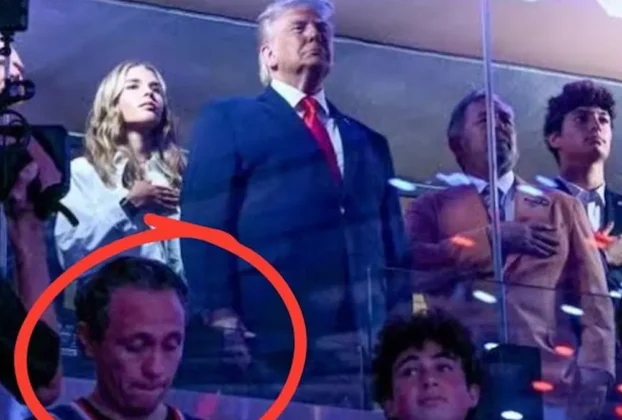 La salida ocurre después de que imágenes del funcionario en una zona exclusiva del Madison Square Garden se viralizaran.