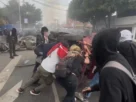 Poco después de las 9:30 de la mañana, el bloque negro empezó a romper ventanas de una fachada de instalaciones de la UNAM sobre avenida Delfín Madrigal.