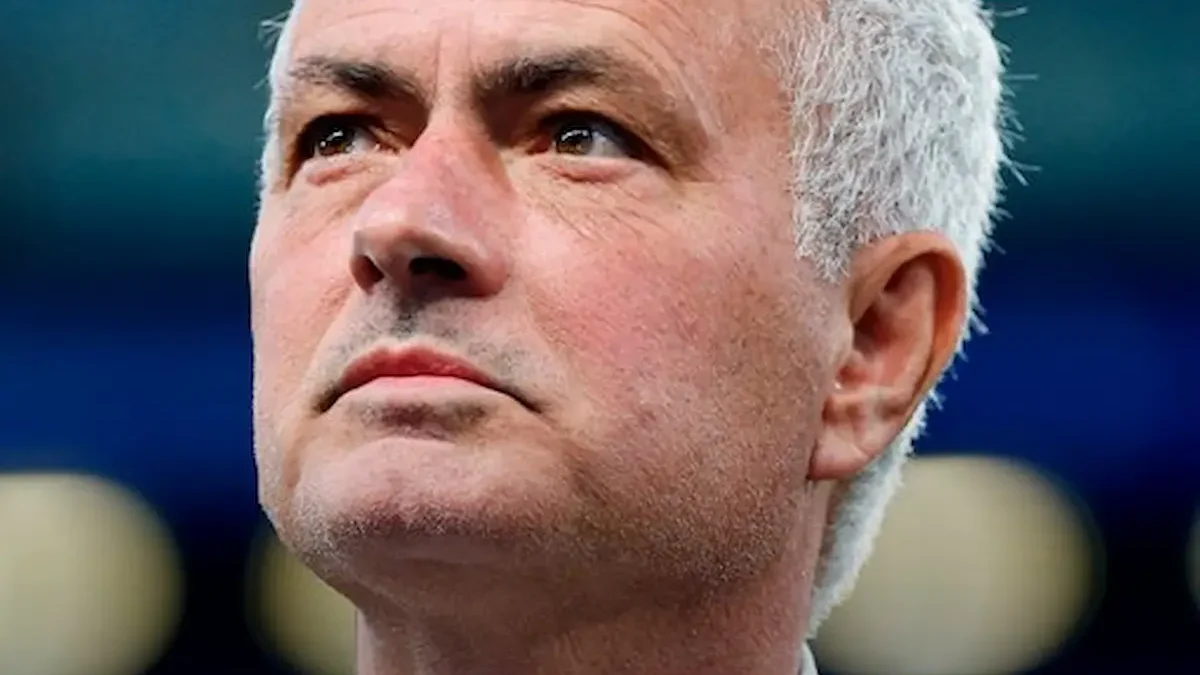 Finalmente, el Real Madrid anunció la contratación del entrenador portugués José Mourinho
