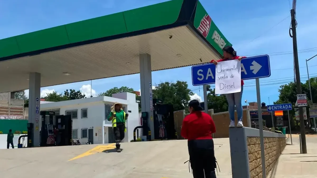 Un plantón de la CNTE en instalaciones de Pemex en Oaxaca provoca desabasto de combustible en más de una decena de gasolineras