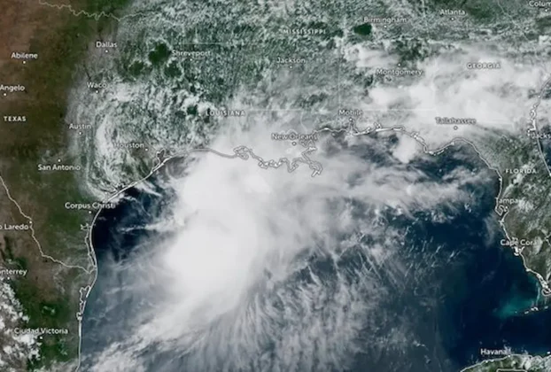 Por su ubicación y trayectoria la tormenta tropical ‘Arthur’ no afectará México, pero ocasionará severas inundaciones en Texas