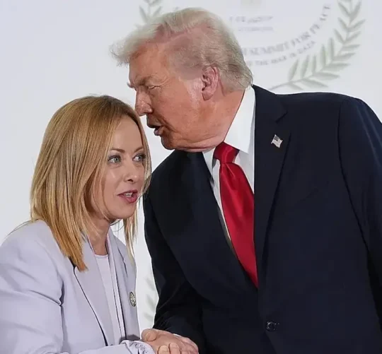 Trump dijo que la primera ministra italiana le ‘rogó’ tomarse una foto juntos en la cumbre del G7 en Francia