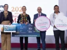 Por primera vez, dijo, se incorporaron experiencias comunitarias. “Por ejemplo, las luciérnagas que vienen de Tlaxcala y a todos los pequeños comerciantes y casas de artesanías”.