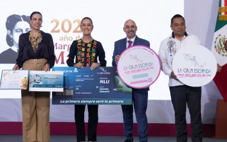 Por primera vez, dijo, se incorporaron experiencias comunitarias. “Por ejemplo, las luciérnagas que vienen de Tlaxcala y a todos los pequeños comerciantes y casas de artesanías”.