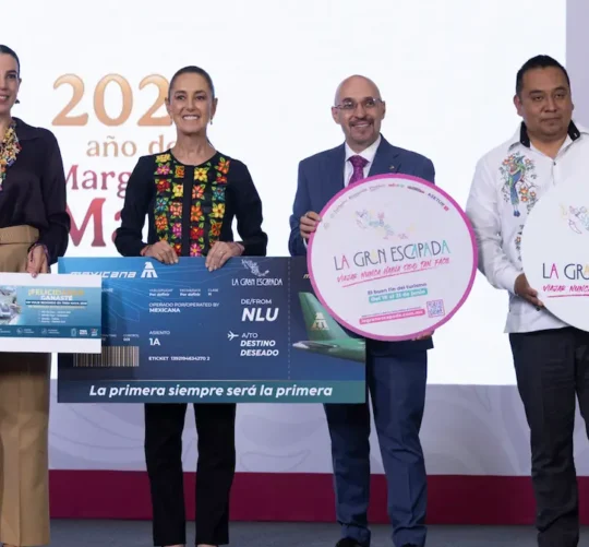 Por primera vez, dijo, se incorporaron experiencias comunitarias. “Por ejemplo, las luciérnagas que vienen de Tlaxcala y a todos los pequeños comerciantes y casas de artesanías”.
