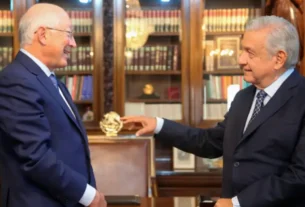 El exdiplomático recuerda además que el 23 de agosto de 2024 López Obrador lo acusó públicamente de vulnerar la soberanía nacional por sus comentarios sobre la reforma al Poder Judicial.