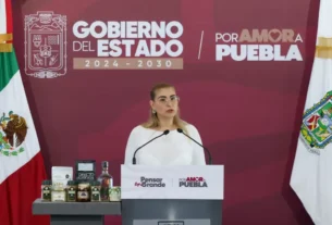 Idamís Pastor Betancourt en conferencia de prensa
