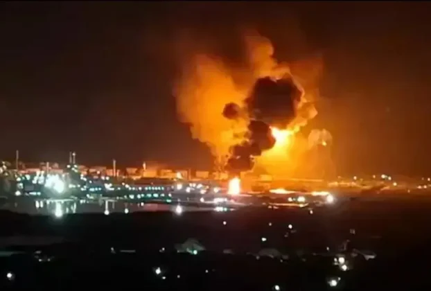 Pemex informó que el incendio en la refinería de Salina Cruz, Oaxaca, ocurrió por una fuga de combustóleo en un ducto