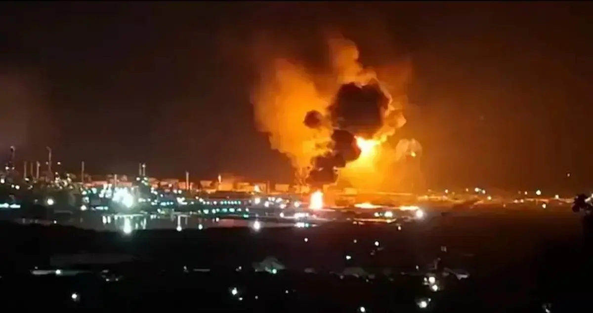 Pemex informó que el incendio en la refinería de Salina Cruz, Oaxaca, ocurrió por una fuga de combustóleo en un ducto