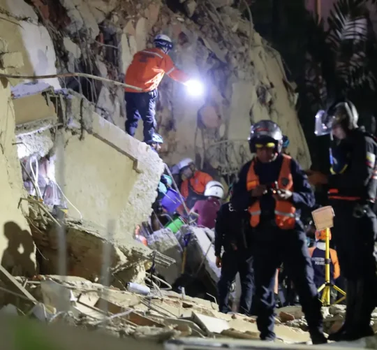 La presidenta encargada de Venezuela, Delcy Rodríguez, informó de 32 fallecidos y más de 700 heridos y declaró el estado de emergencia después de dos terremotos de magnitud 7.2 y 7.5.