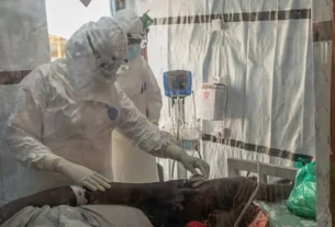 Las autoridades sanitarias iniciaron el rastreo de contactos del paciente, quienes deberán permanecer en aislamiento domiciliario durante 21 días bajo supervisión médica.