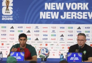 Gianni Infantino corrigió la orden de limitar las conferencias de prensa con los futbolistas y técnicos al idioma inglés
