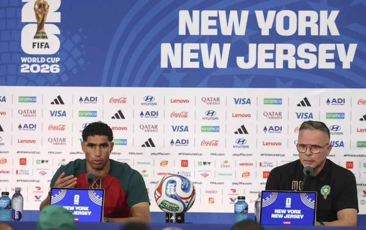 Gianni Infantino corrigió la orden de limitar las conferencias de prensa con los futbolistas y técnicos al idioma inglés