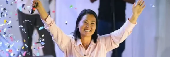 Fujimori ganó la segunda vuelta de las elecciones presidenciales peruanas con una ajustada mayoría del 50.13% de los votos