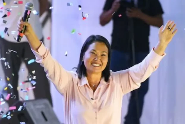 Fujimori ganó la segunda vuelta de las elecciones presidenciales peruanas con una ajustada mayoría del 50.13% de los votos