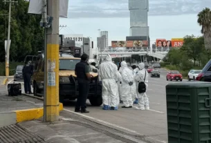 peritos realizan investigacion buscando a tirador