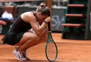Aryna Sabalenka, número uno del mundo, desperdició una ventaja de un set y dos quiebres para perder 3-6, 7-5, 6-0 ante Diana Shnaider en los cuartos de final del Abierto de Francia