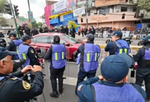 Profesores de la sección 34 y 58 de Zacatecas, adscritos a la Coordinadora Nacional de Trabajadores de la Educación (CNTE), informaron que lograron llegar a las inmediaciones del estadio Azteca, en "operación hormiga"