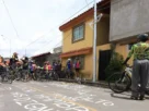 colocan bici blanca en honor a abuelito
