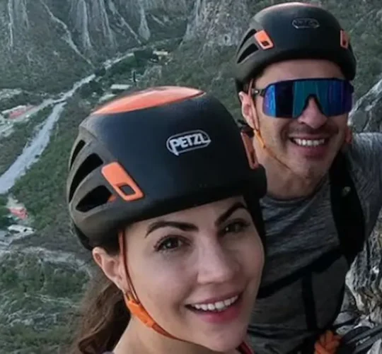 El guía “ya se encuentra a salvo y estable, bajo resguardo del equipo de rescate”