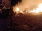 Un incendio registrado durante la madrugada de este primero de julio provocó daños materiales en una bodega de material reciclable ubicada en la colonia Santiago de los Leones