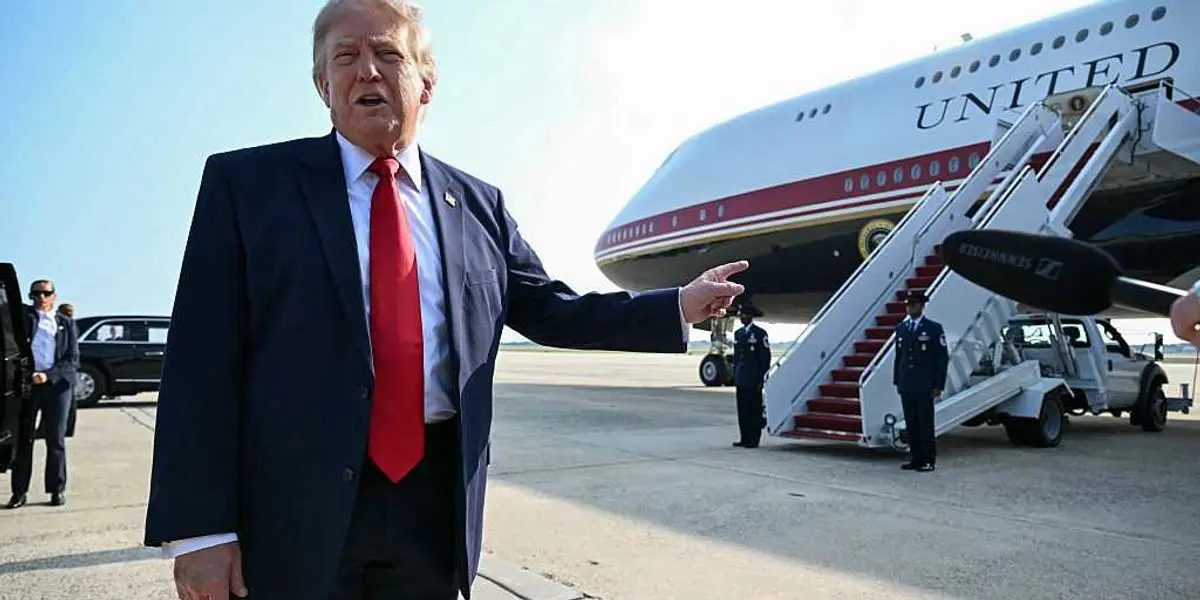 trump y air force one