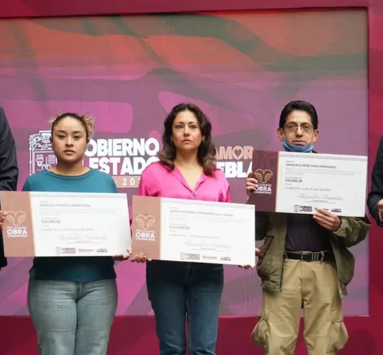 gobiernos local y estatal dando apoyos a afectados por lluvias