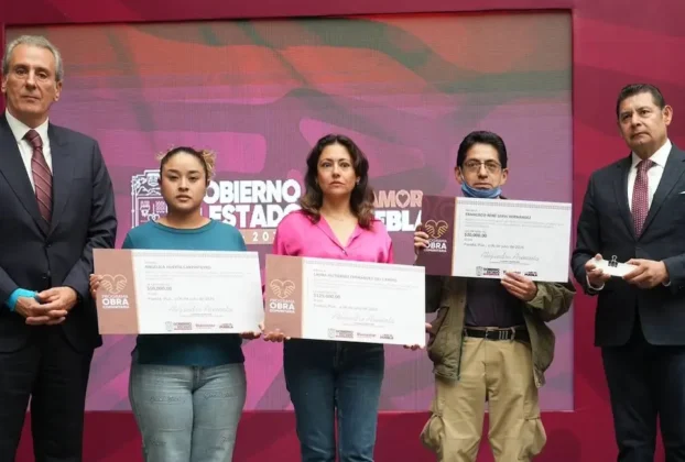 gobiernos local y estatal dando apoyos a afectados por lluvias