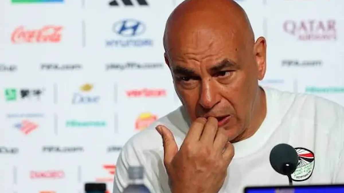 El seleccionador también cuestionó el horario del partido, disputado al mediodía, y afirmó que quien tomó esa decisión "debe ser alguien que nunca ha jugado al futbol".