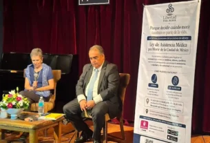 Asunción Álvarez del Río, presidenta de Libertad para Morir y el abogado Pedro Morales Ache