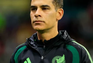 Su trayectoria como entrenador comenzó en las categorías de formación del Real Alcalá y continuó al frente del Fútbol Club Barcelona ‘B’