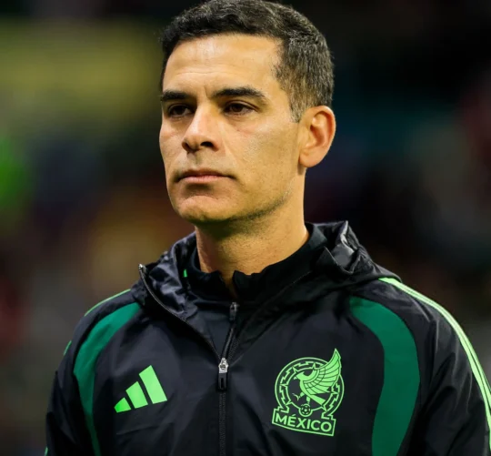 Su trayectoria como entrenador comenzó en las categorías de formación del Real Alcalá y continuó al frente del Fútbol Club Barcelona ‘B’
