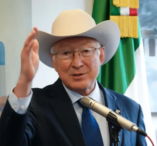 Exembajador de Estados Unidos en México, Ken Salazar