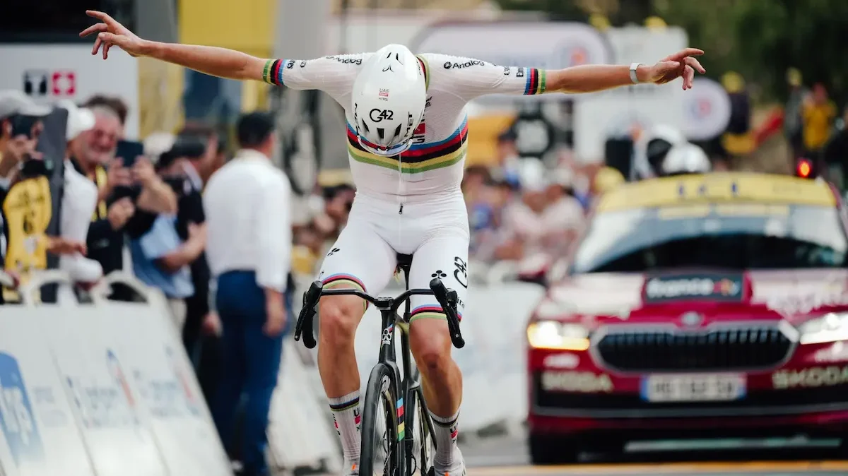 Pogačar llega a la meta de la mítica subida al Tourmalet