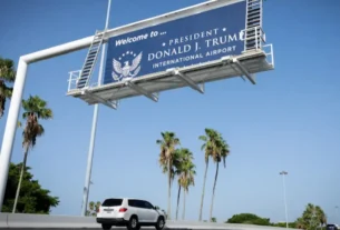 El Aeropuerto Internacional de Palm Beach, en el sur de Florida, cambió este jueves de forma oficial su nombre por el del presidente estadounidense, Donald Trump