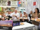 El puesto de 'Semitas Beto' recibe su placa Michelin 2026