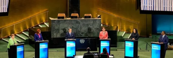 Los seis candidatos que compiten para dirigir las Naciones Unidas durante un debate