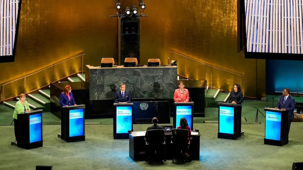 Los seis candidatos que compiten para dirigir las Naciones Unidas durante un debate