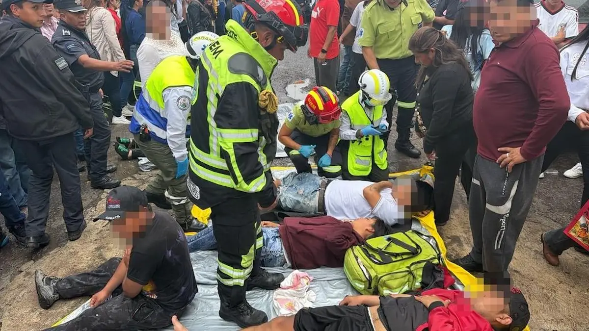 Siete personas resultaron heridas en Santiago Tlacotepec, Toluca, por la caída de un rayo