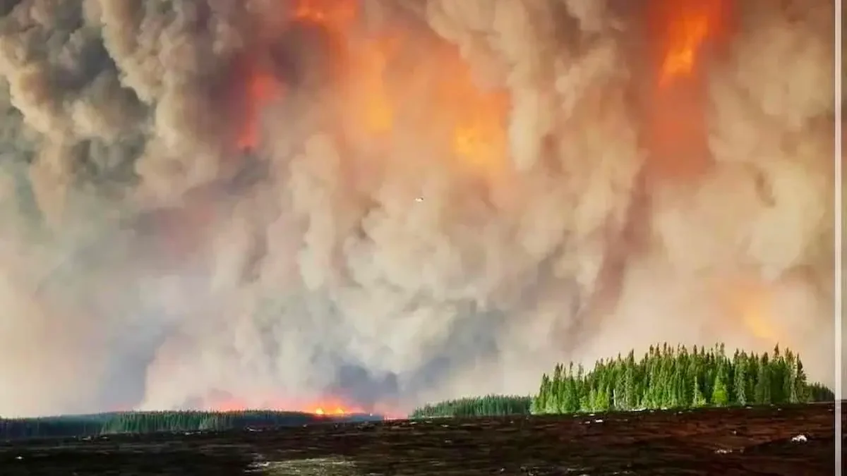 El humo de los incendios forestales que arrasan la provincia canadiense de Ontario