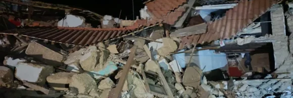 Viviendas caídas en las afueras de Huancayo, a 300 kilómetros de Lima.