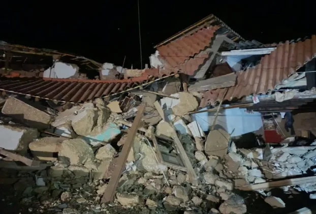 Viviendas caídas en las afueras de Huancayo, a 300 kilómetros de Lima.
