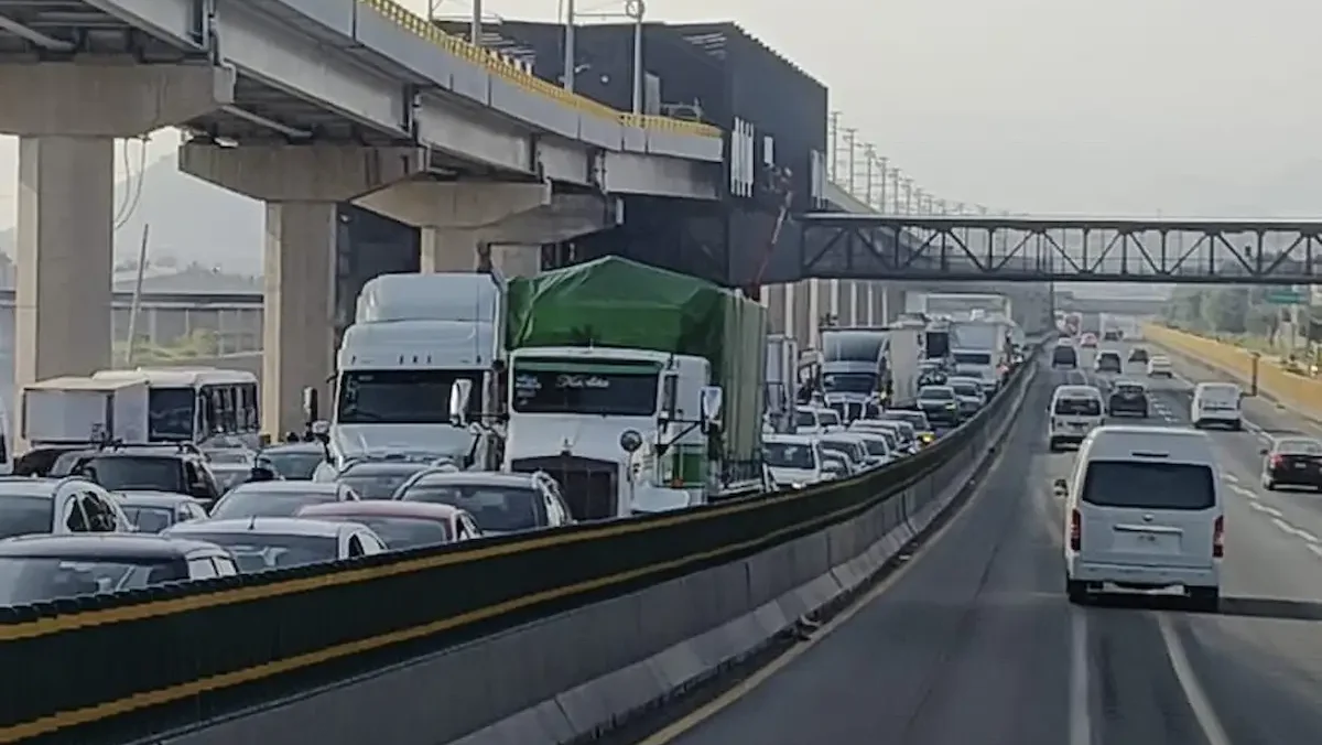 El cierre afectó los dos sentidos de la autopista