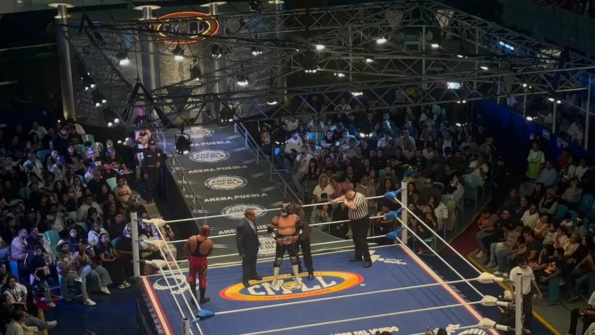 Arena Puebla celebra 73 años de historia; develan placa y vibran con función de aniversario