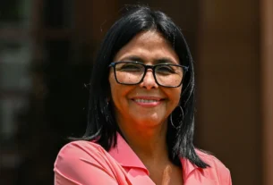 }La presidenta encargada de Venezuela, Delcy Rodríguez